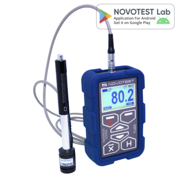 Leeb Hardness Tester NOVOTEST T-D2 - Alat uji kekerasan portabel dengan bodi hitam dan layar digital.