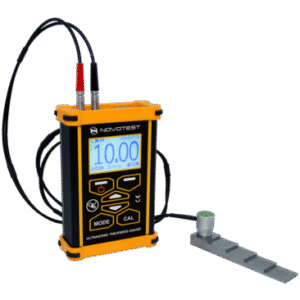 Ultrasonic Thickness Gauge NOVOTEST UT-1M-ST - Alat ukur ketebalan ultrasonik dengan bodi logam untuk inspeksi korosi.