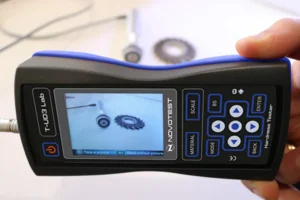 T-U3 hardness tester bisa foto objek yang diuji.webp