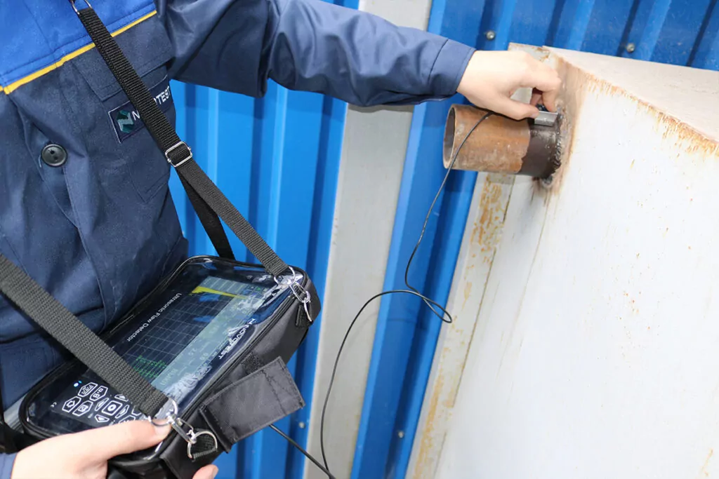 Ultrasonic Flaw Detector UD3701 dapat digunakan di lapangan maupun laboratorium